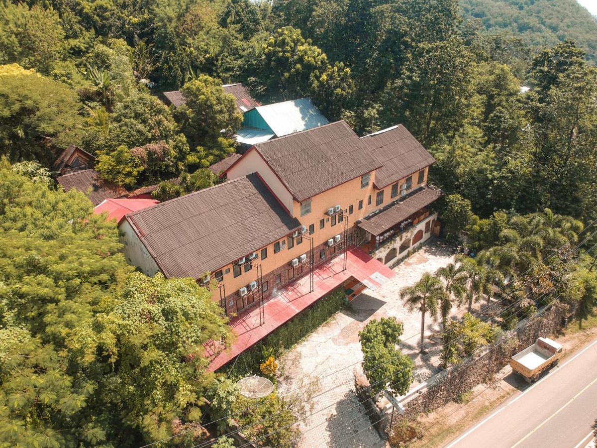 Centro Bajo Hotel & Resto Labuan Bajo Luaran gambar