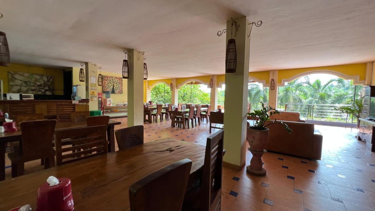 Centro Bajo Hotel & Resto Labuan Bajo Luaran gambar