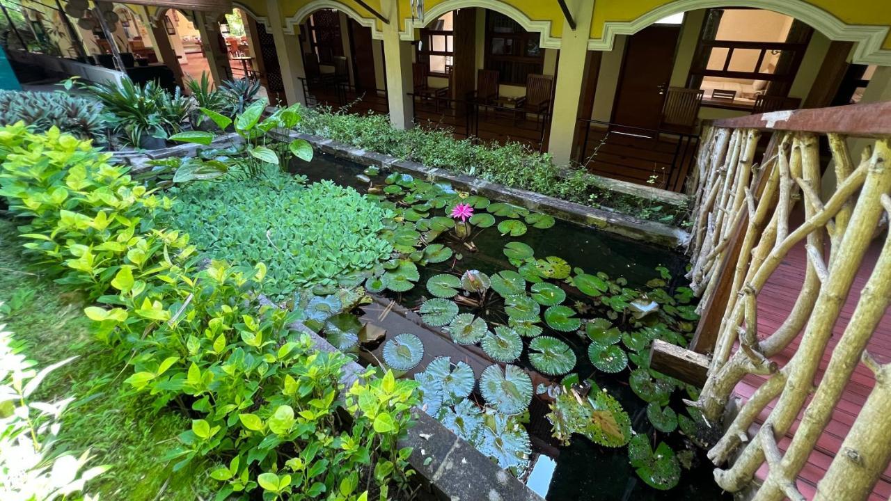 Centro Bajo Hotel & Resto Labuan Bajo Luaran gambar