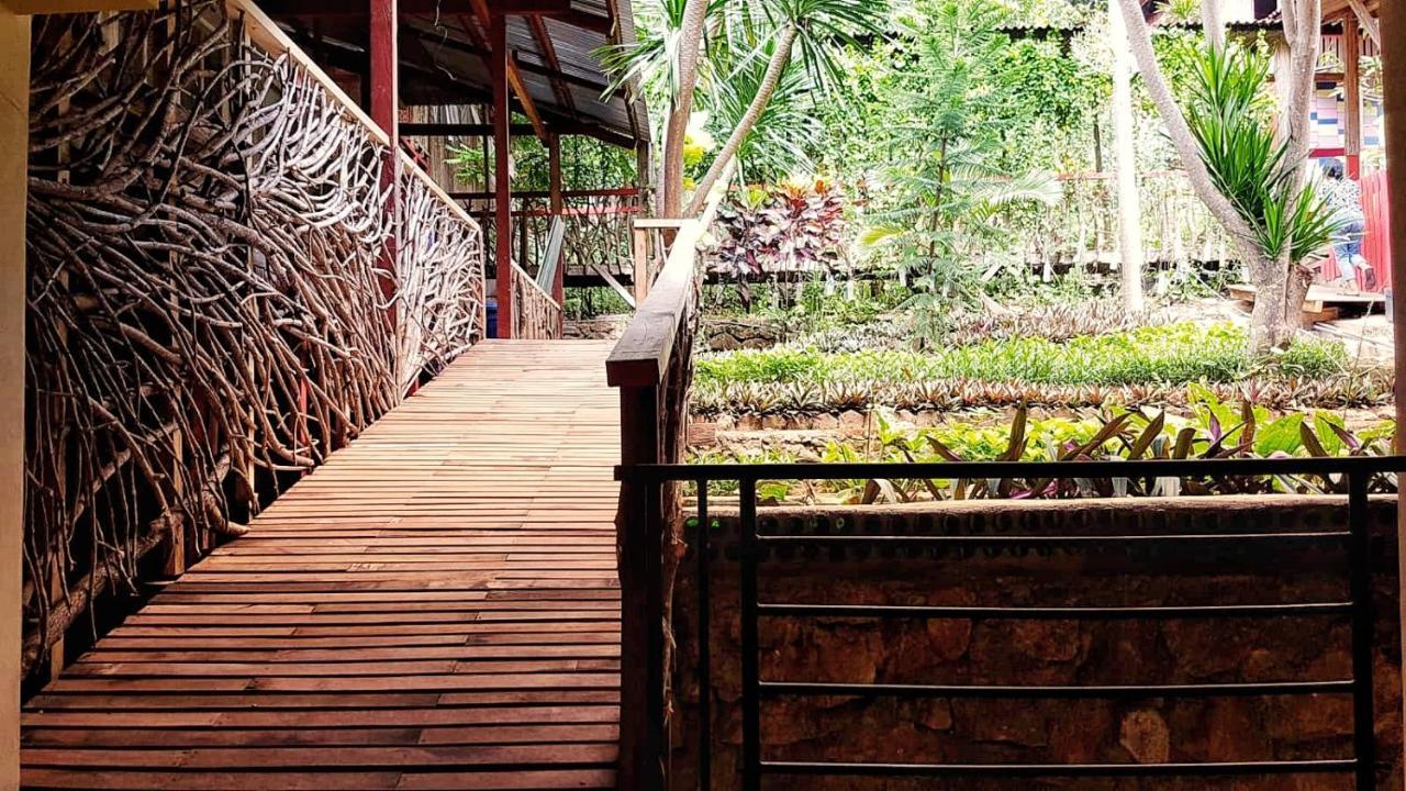 Centro Bajo Hotel & Resto Labuan Bajo Luaran gambar
